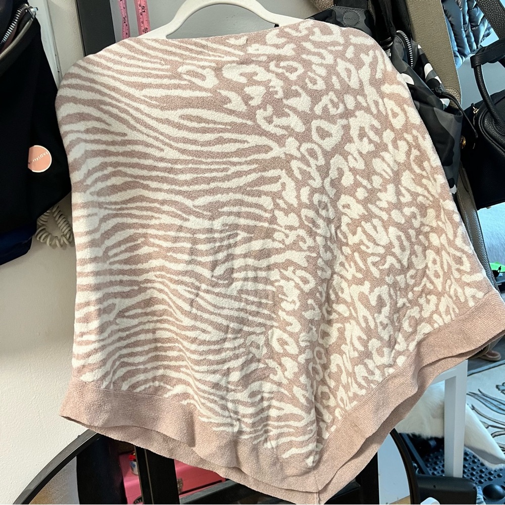 Barefoot Dreams Incredibly Soft Lounge Poncho -Mauve And Cream Animal Print View 2